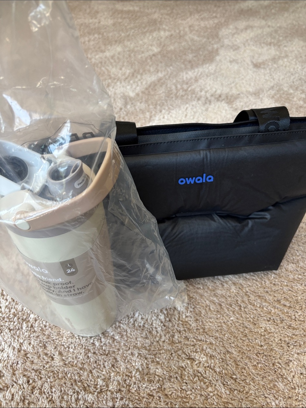 Owala Double-Insulated Water Bottle with owala cooler - NEW